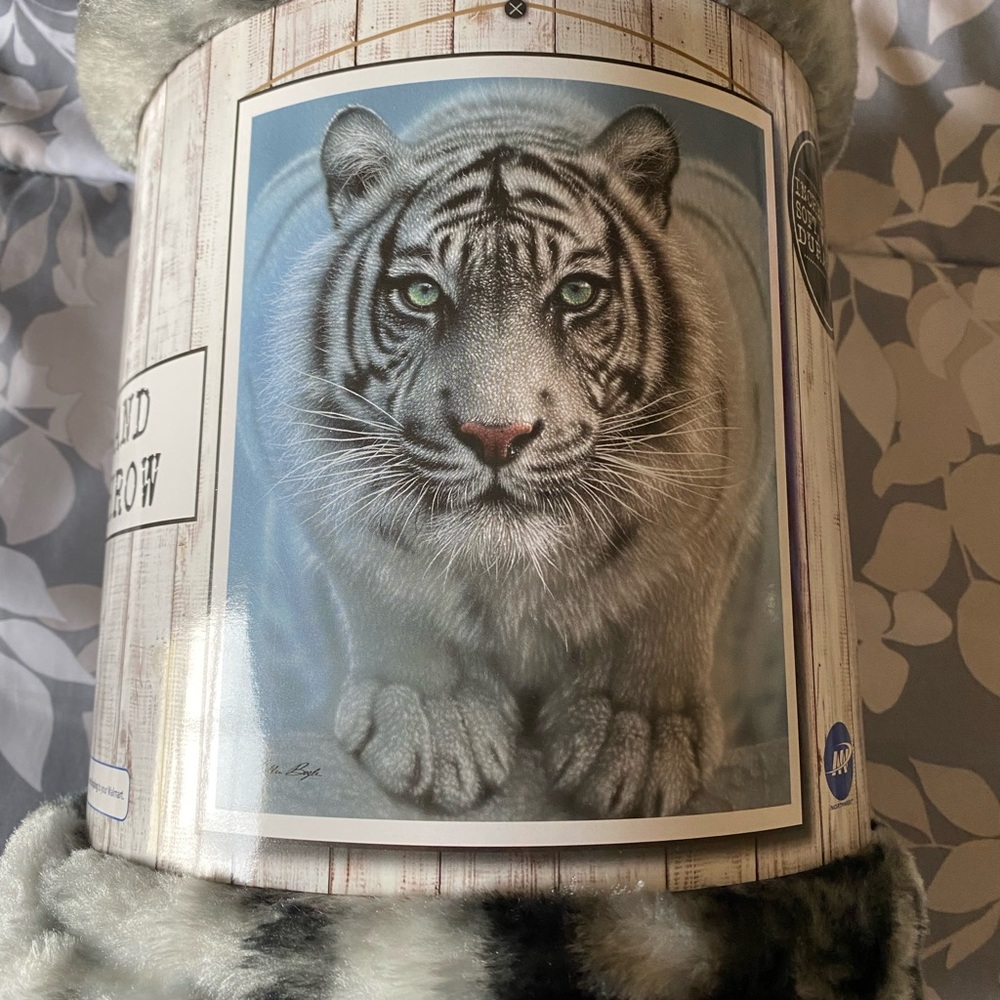 White Tiger Plush Throw Blanket 50”X 60” Rustic Animal Print Wildlife Boho Cozy